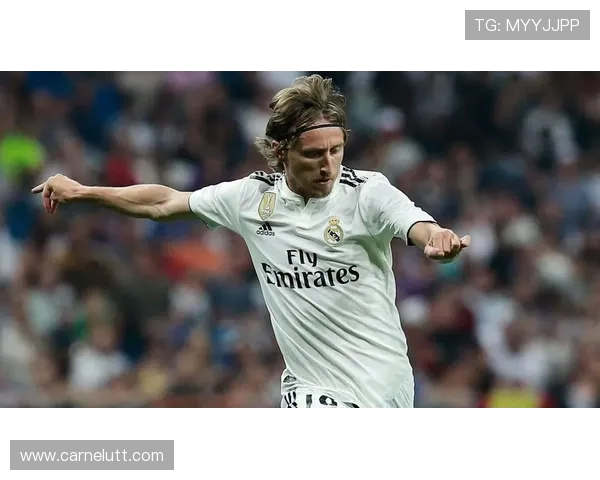 莱切正式签下杜塞尔多夫中卫西伯特 转会费约450万欧元