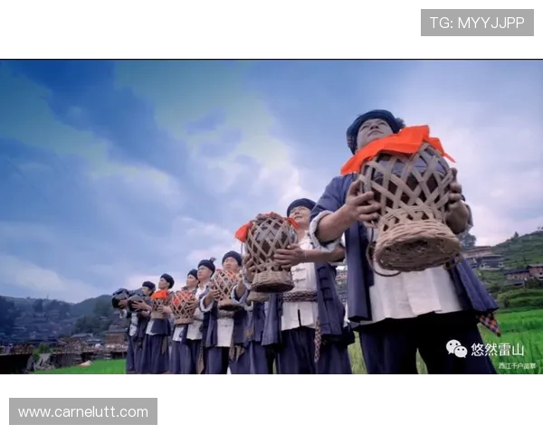 王钰栋走进贵州西江千户苗寨感受苗族风情在青山绿水间邂逅悠然时光