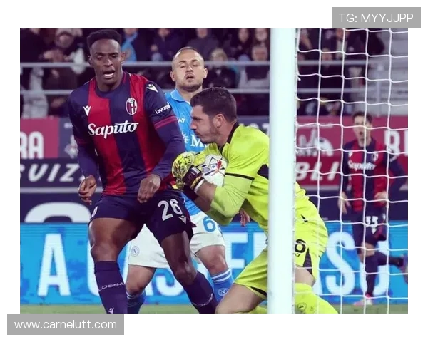 那不勒斯双将受伤洛博特卡与波利塔诺肌肉拉伤影响球队阵容