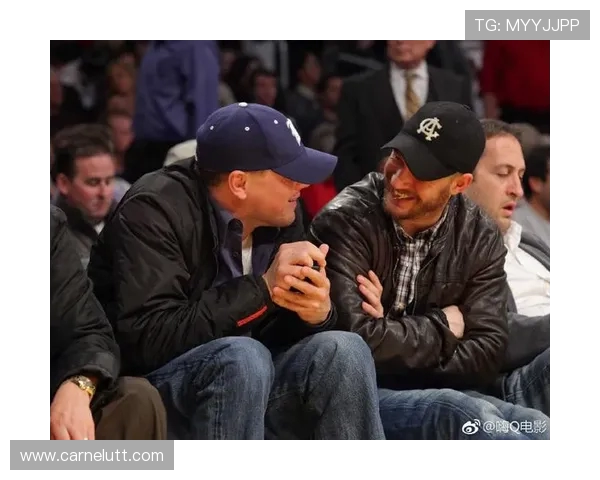 莱昂纳多赛后伤情引关注 一瘸一拐登上大巴车表露不适