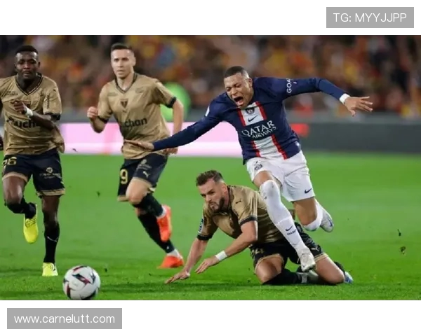 加尔蒂安抚姆巴佩:他能适应目前的位置 并打进更多球