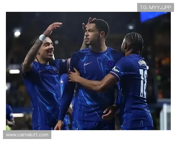 切尔西遭重创!9号新援肩部受伤离场 英超8场0球沦为水货 切尔西遭重创!9号新援肩部受伤离场 英超8场0球沦为水货